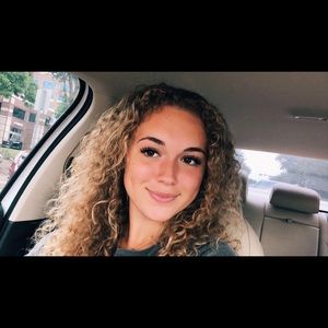 Meet your Posher, Madelyn